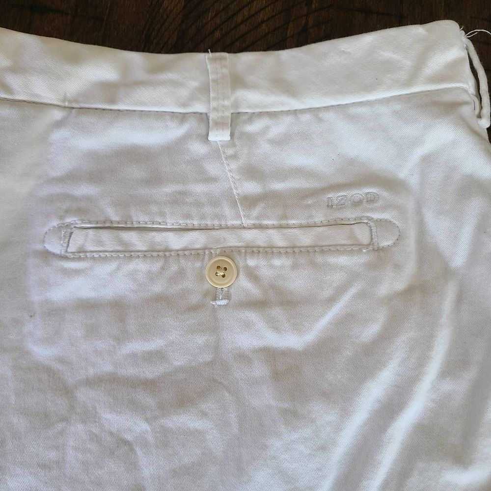 Izod saltwater stretch white chino shorts - Picture 3 of 6
